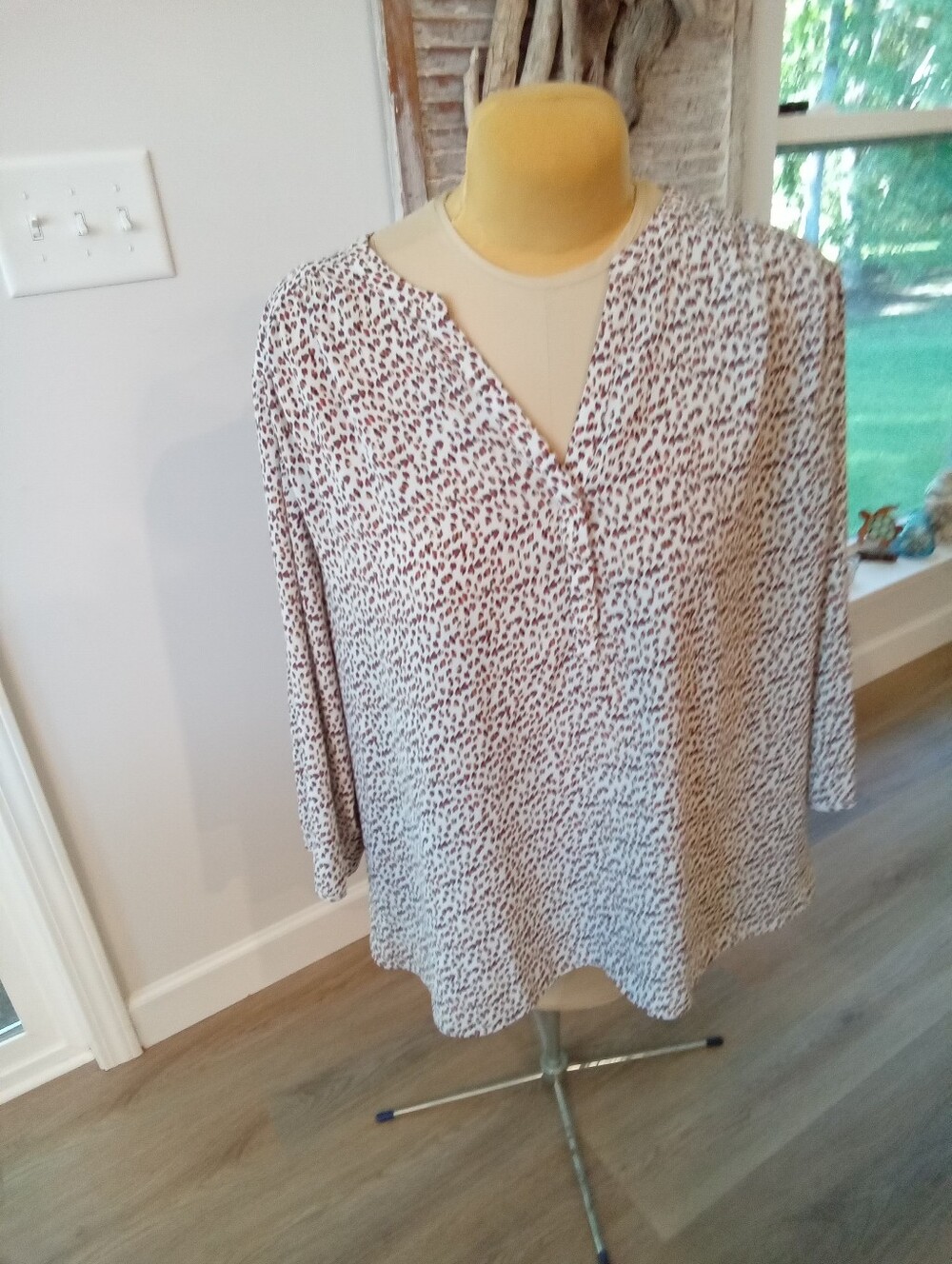NYDJ Plus Size 3X Neutral Animal Leopard Print Blouse 3/4 Length Sleeves - Picture 14 of 16